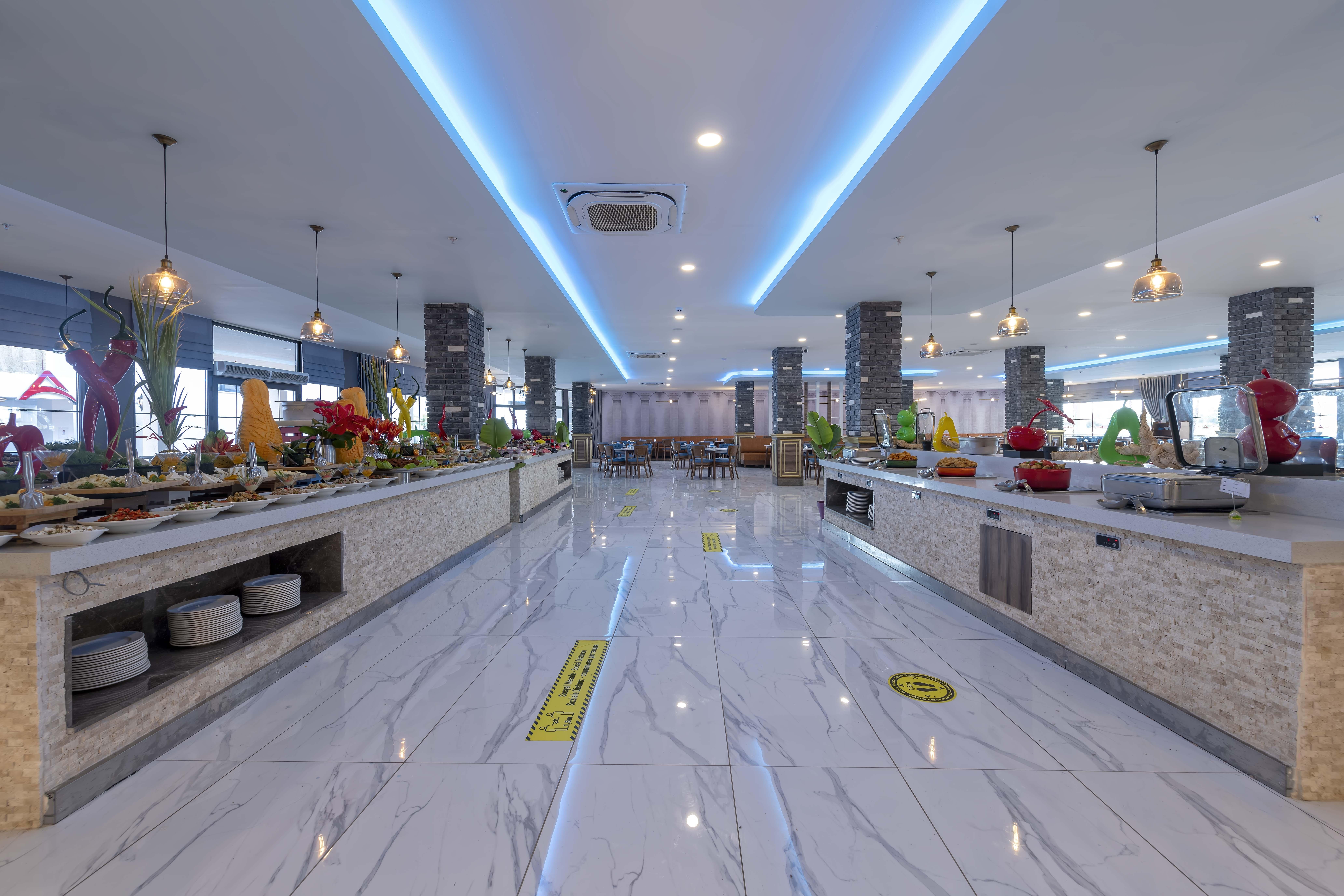 Hotel Royal Towers Lara Antalya Exterior foto